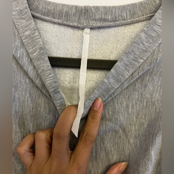 ARE YOU AM I cropped fleece sweatshirt with extra long sleeves XS - Picture 2 of 5